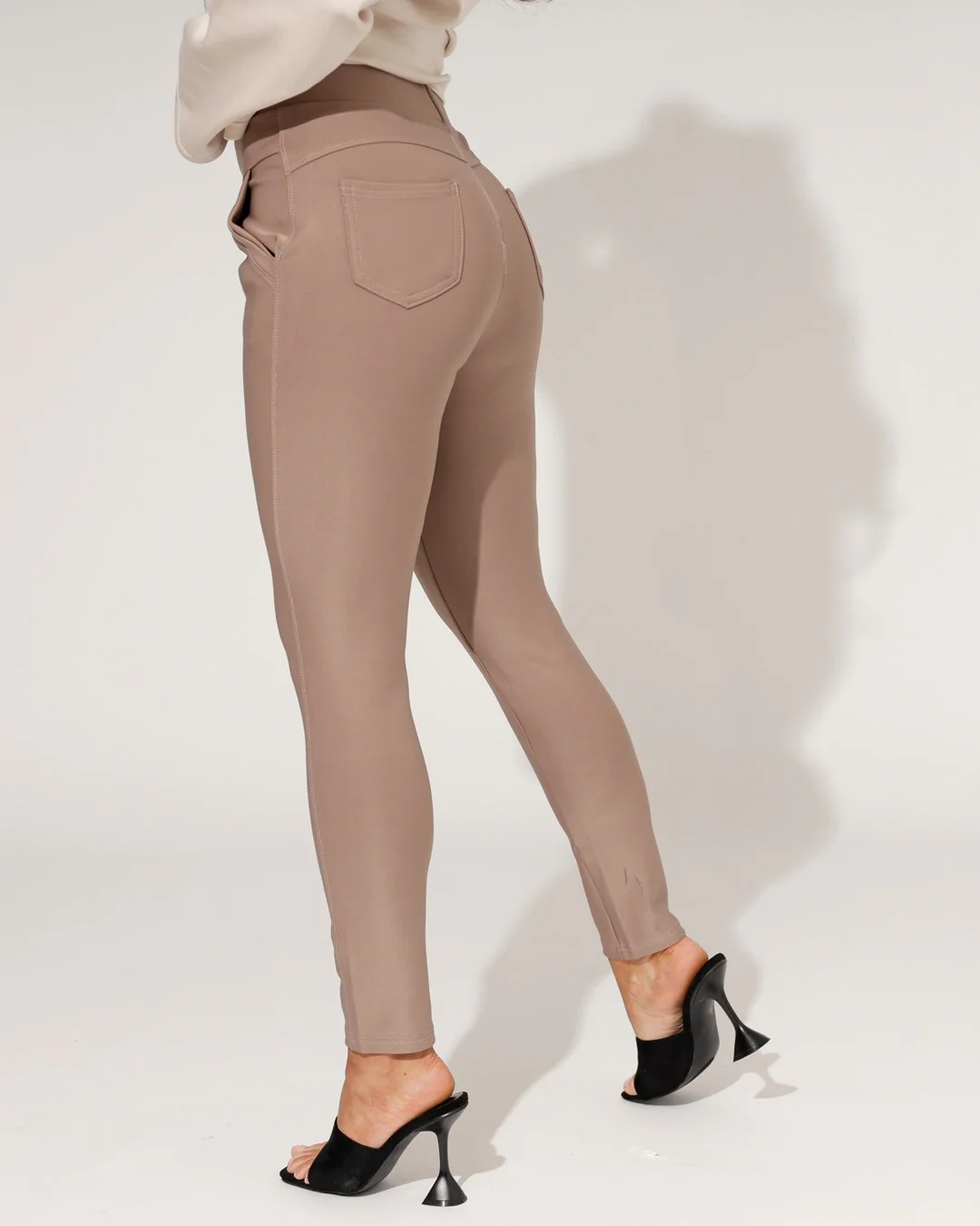 Broek Tess Taupe - Image 4