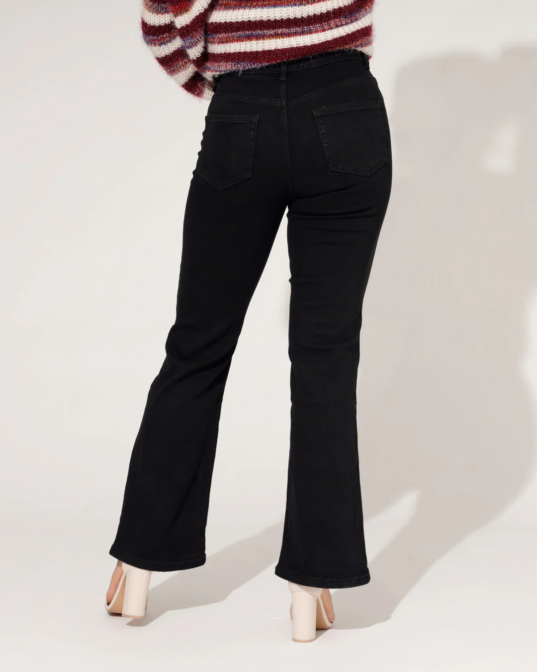 Redseventy | Flared Jeans Kelly-2 Zwart - Image 5
