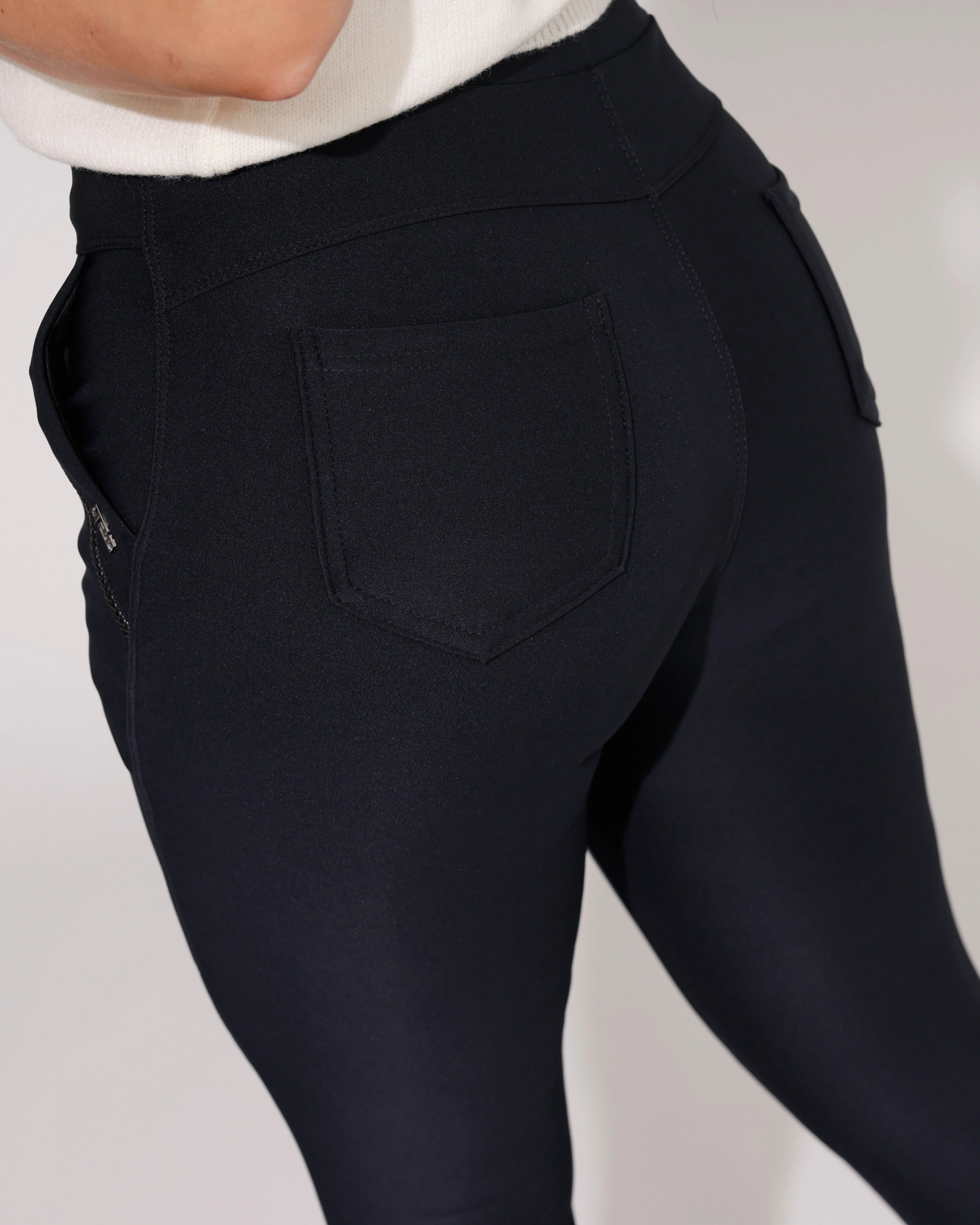 Yu & Me | Broek Livia Donkerblauw - Image 6