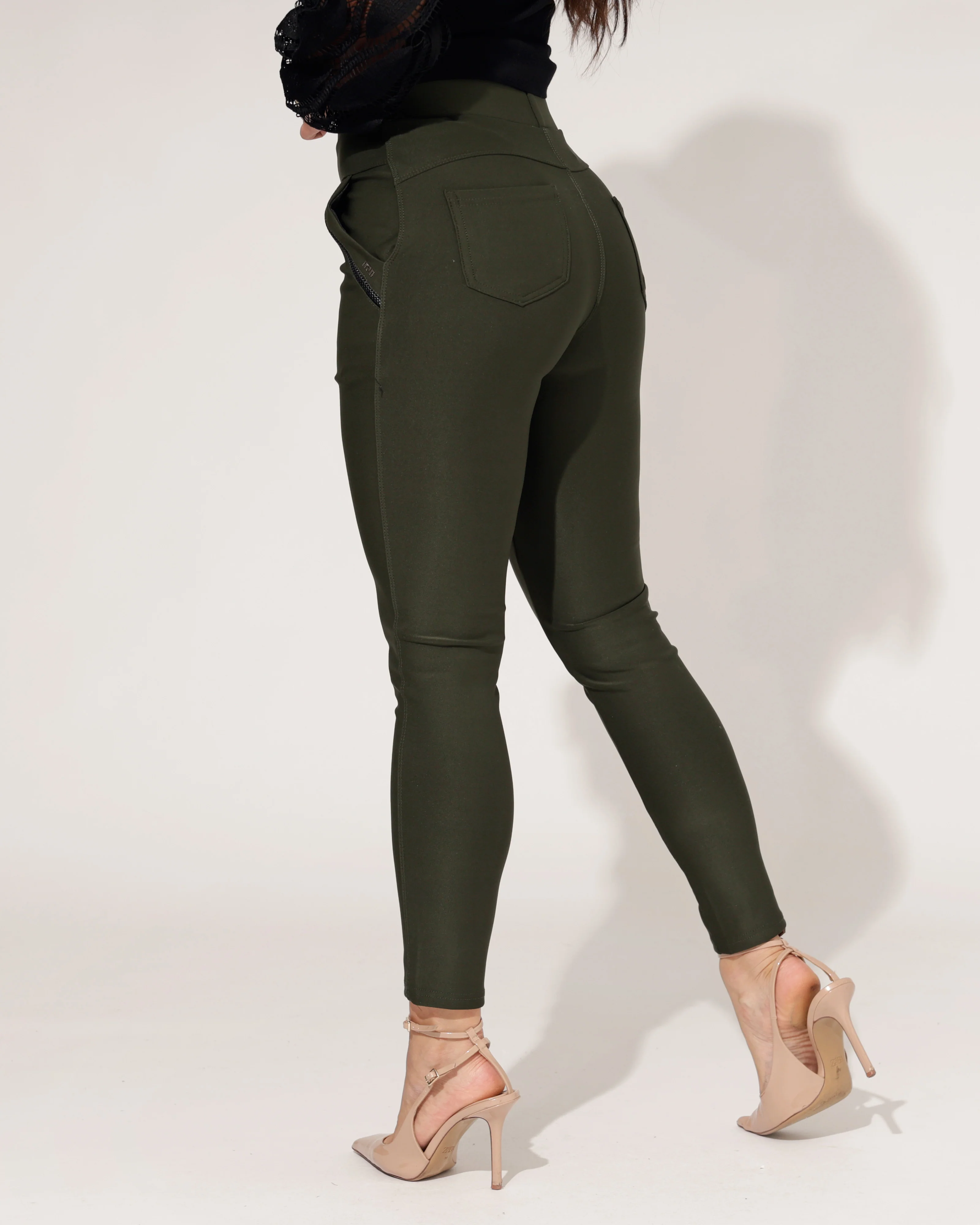 Yu & Me | Broek Livia Donkergroen - Image 4